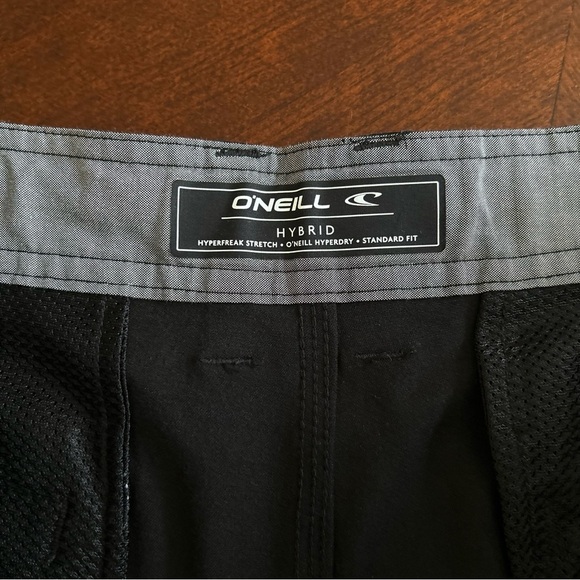 O’Neill | Reserve Light Check 19” Hybrid Shorts - Picture 14 of 14